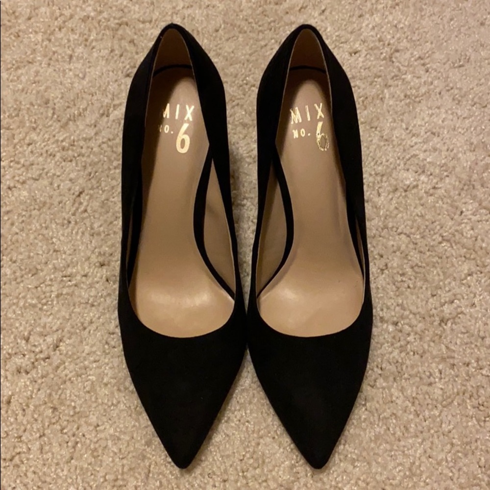 Black dress shoes